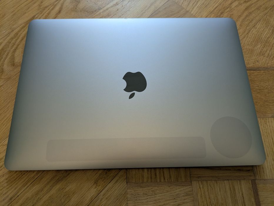 MacBook Air M1, 2021, 13", 8/256  ГБ, гарний стан.