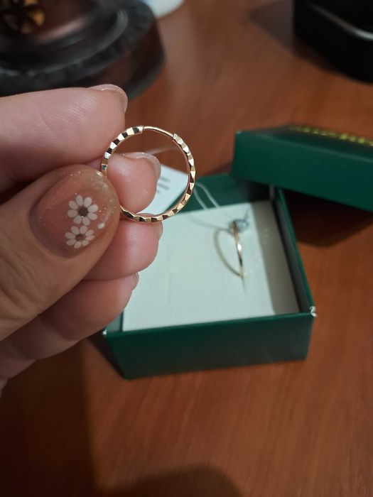 Продам серьги конго  2 пары разные.Серебро в позолоте.