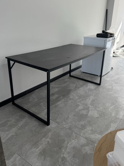 Стол в отличном состоянии