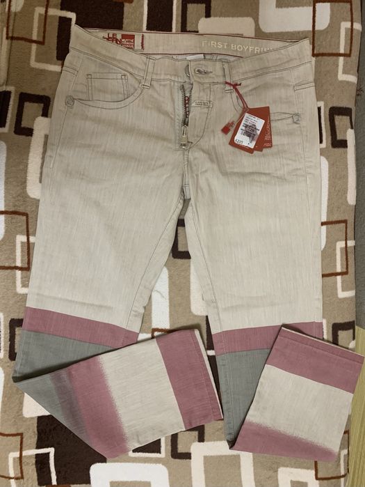 Жіночі нові джинси