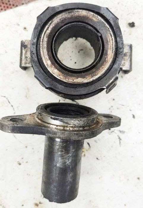 направляющая втулка выжимного Skoda Felicia Favorit Forman 1.3