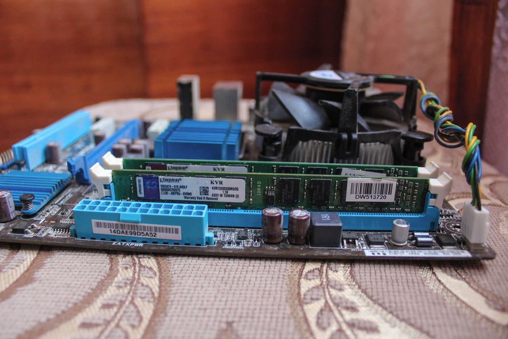 Материнська плата – ASUS P5G41T-M LX3