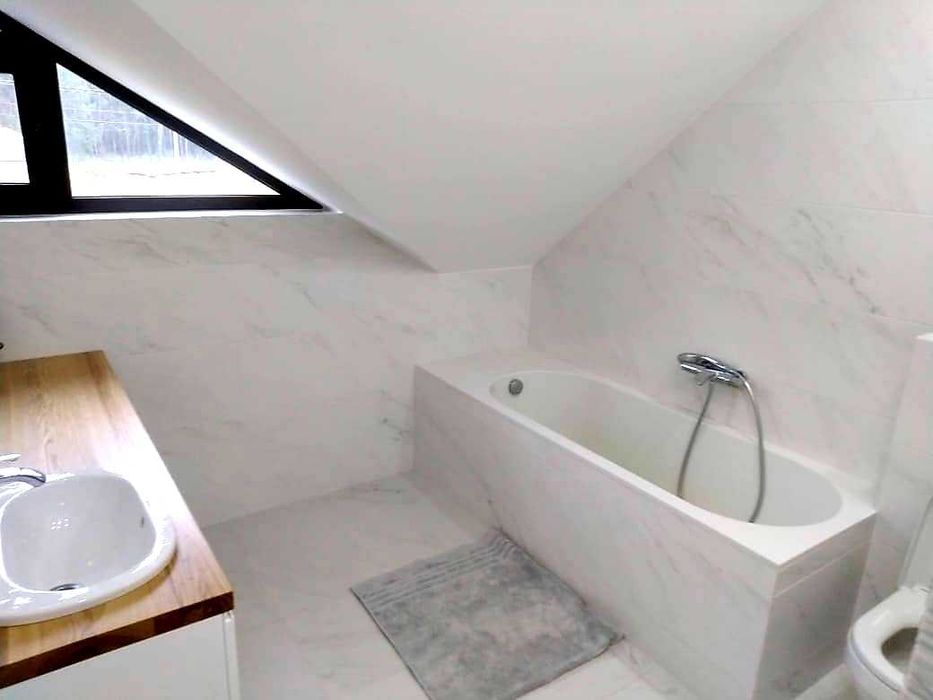 Теплий будинок біля лісу річки та Київського моря без %