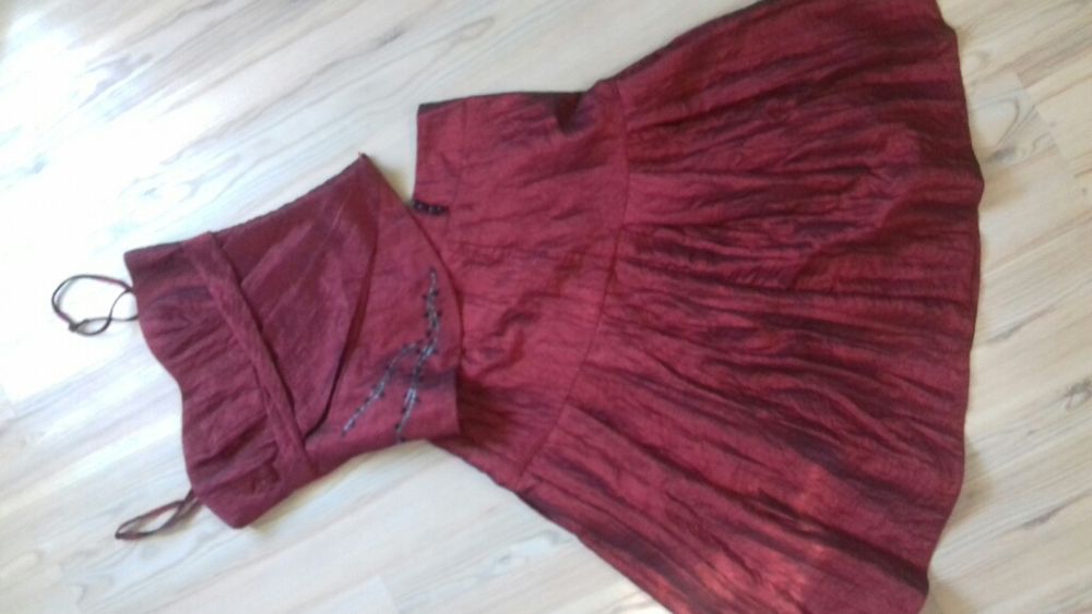 Nowy komplet DanHen krepowany r.34/36 spodnica i bluzka =20 zł