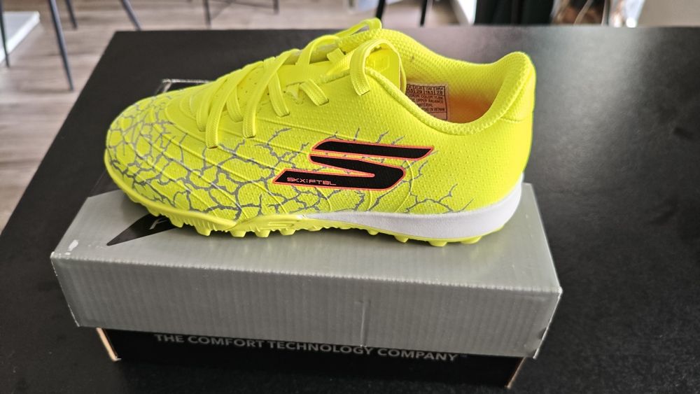 Nowe! Buty piłkarskie dziecięce rozmiar 29 (18.5cm)