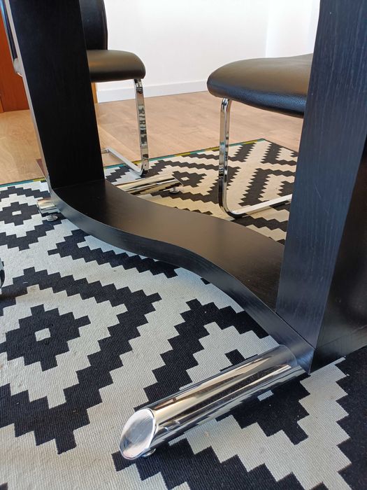 Conjunto Mesa + Cadeiras