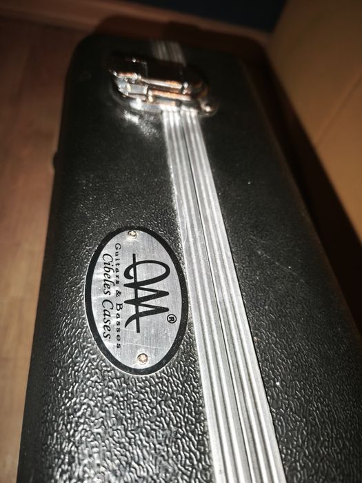 Twardy uniwersalny futerał na gitarę basową hardcase Mayones