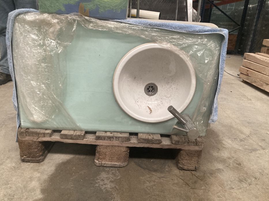 3 cadeiras Lavagem cabelo e dois moveis com lavatorio