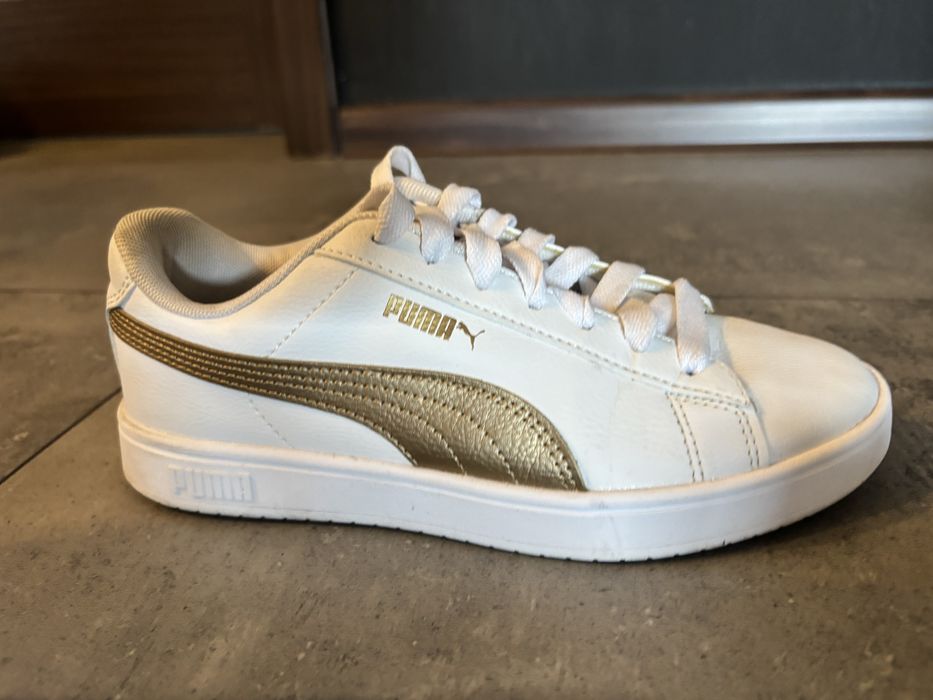 Buty pumy kolor zloty