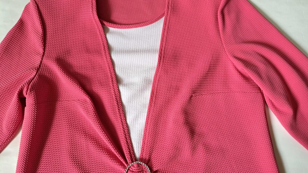 Bluzka damska - r. 42 - XL - rękaw 3/4 z ozdobną klamrą