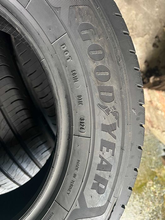 Komp. Opon Goodyear 215/65R16 C Demo