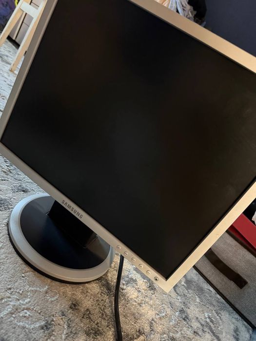 Продам монитор Samsung Syncmaster 940bf