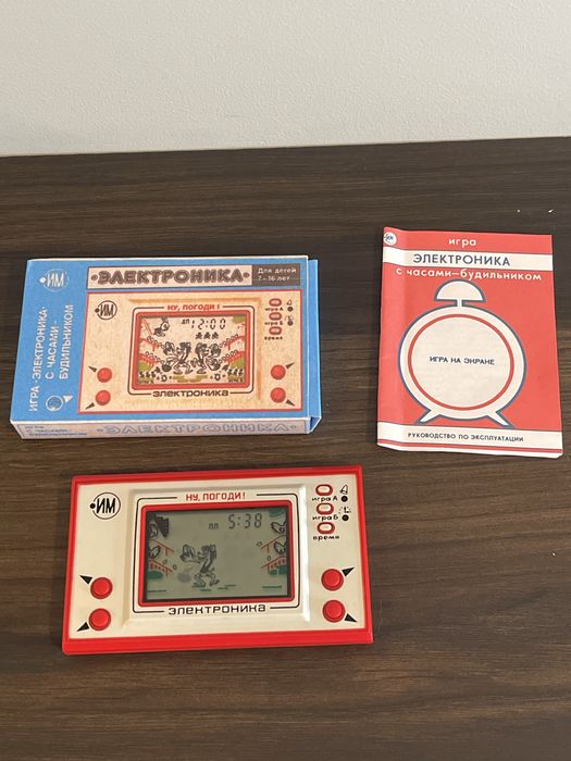 Gra Elektronika IM-02 „Nu, Pogodi!” – oryginalna gra LCD ZSRR + pudełko i instrukcja