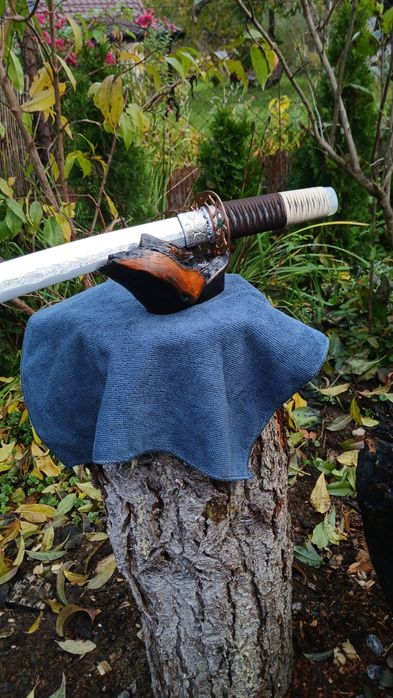 Ręcznie wykuty miecz Wakizashi. Japoński miecz. Knifemaking.