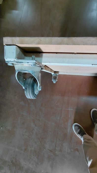 Carro ferro e mdf   CARGAS PESADAS com  rodas 120x90x16cm alt
