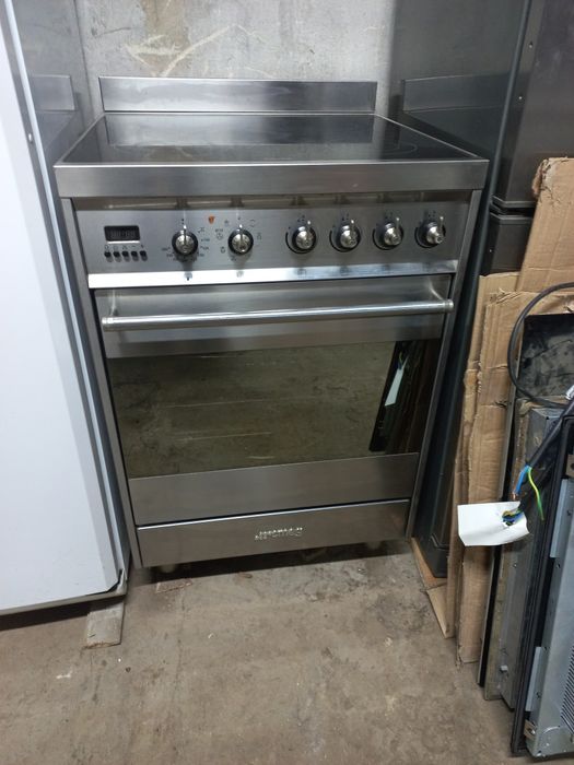 Індукційна индукционная електроплита smeg