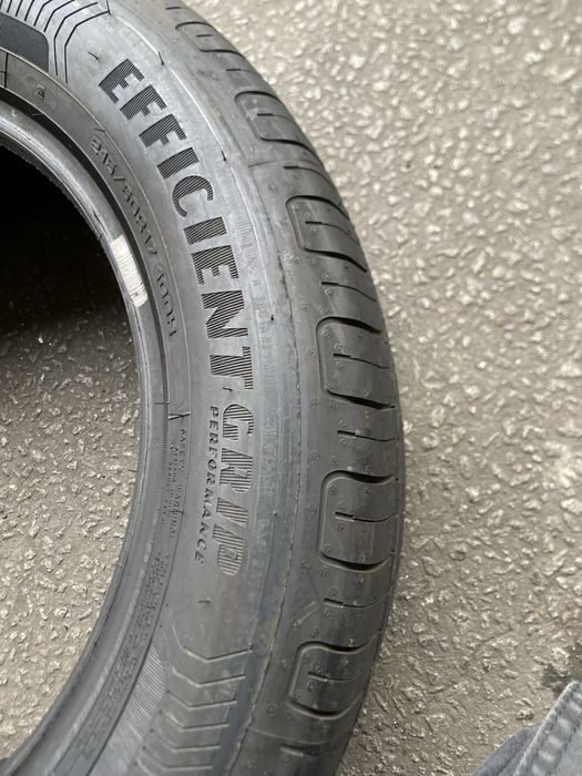 Pneus 215/60/17 Goodyear EfficientGrip Performance