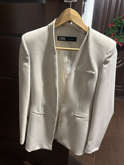 Піджак бежевий Zara