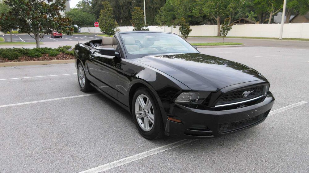 Ford Mustang      2014