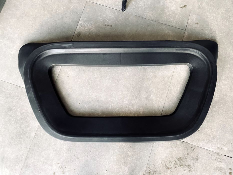 Ущільнювач капоту накладка 1494088-00 Tesla model Y