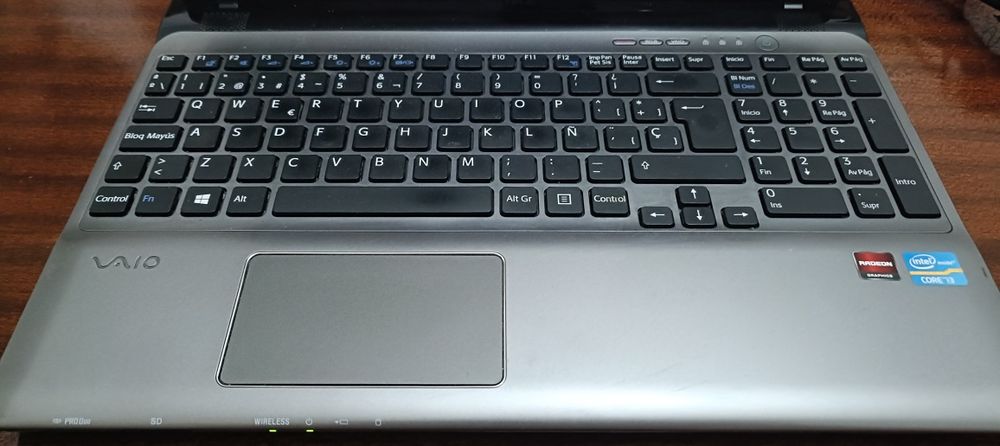 Sony VAIO i3 SSD 16GB Radeon AMD