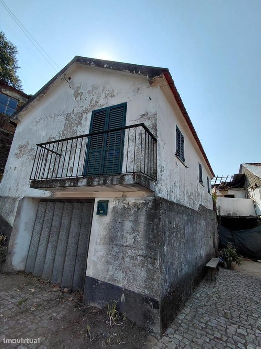 Moradia T2 unifamiliar para remodelação em Rebordelo – Amarante