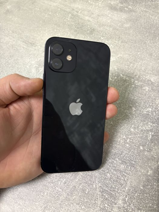 Продаю айфон 12 /256