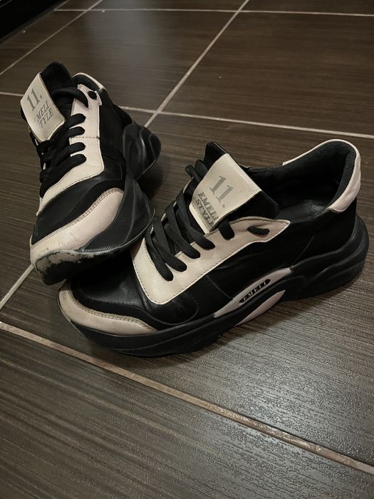 Кроссовки женские