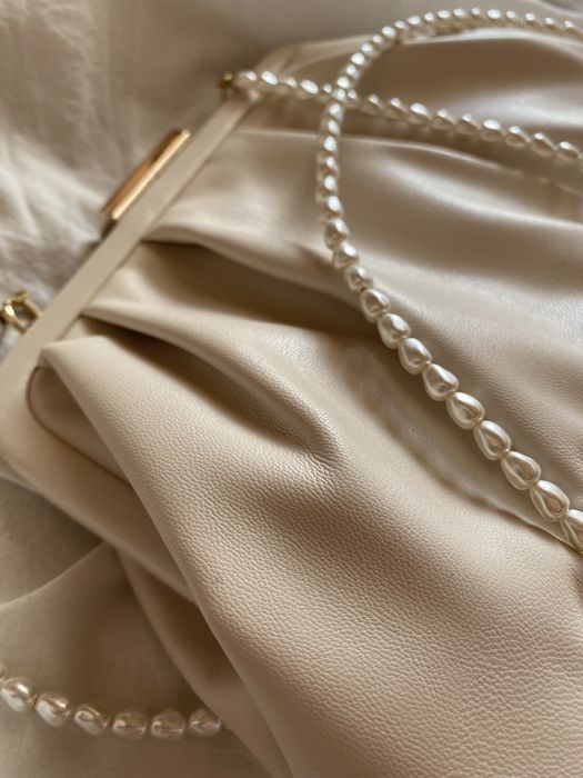 Бежевая сумка Zara