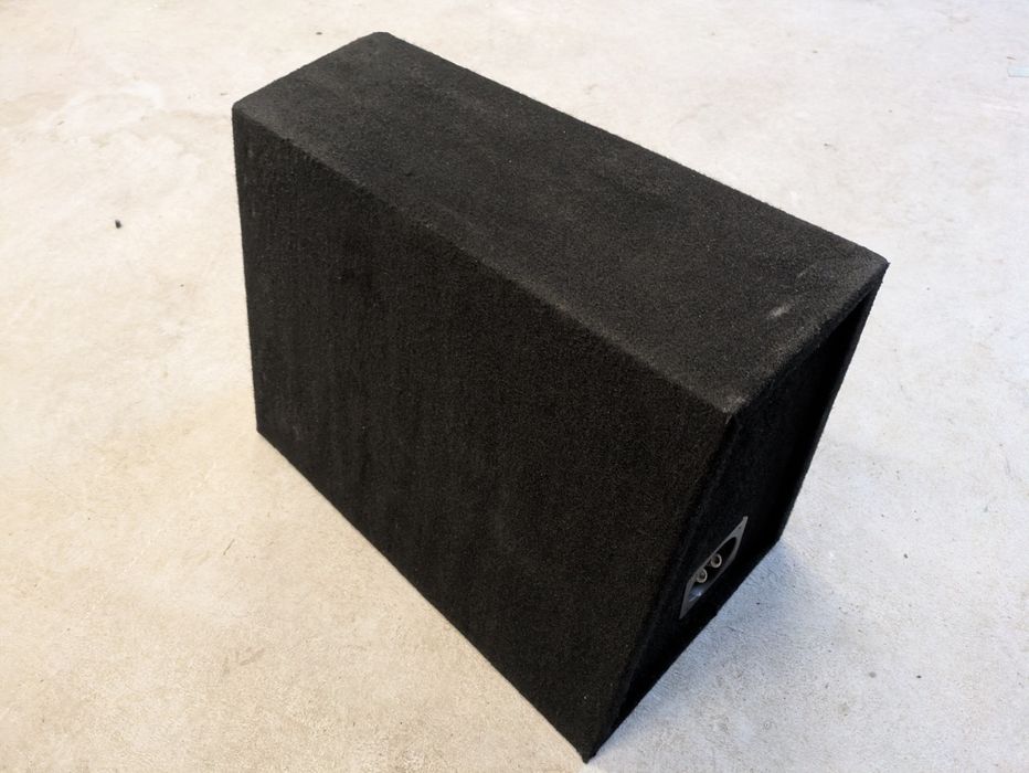 Subwoofer skrzynia Helix P10V