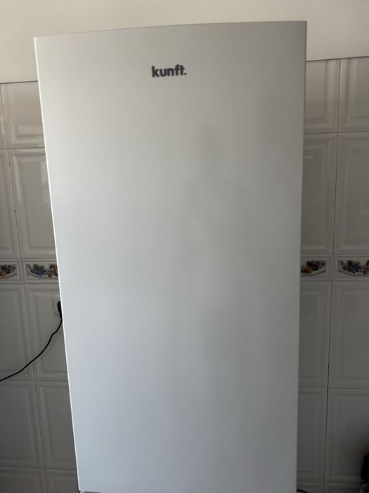 Frigorifico Kunft - No Frost - 253L