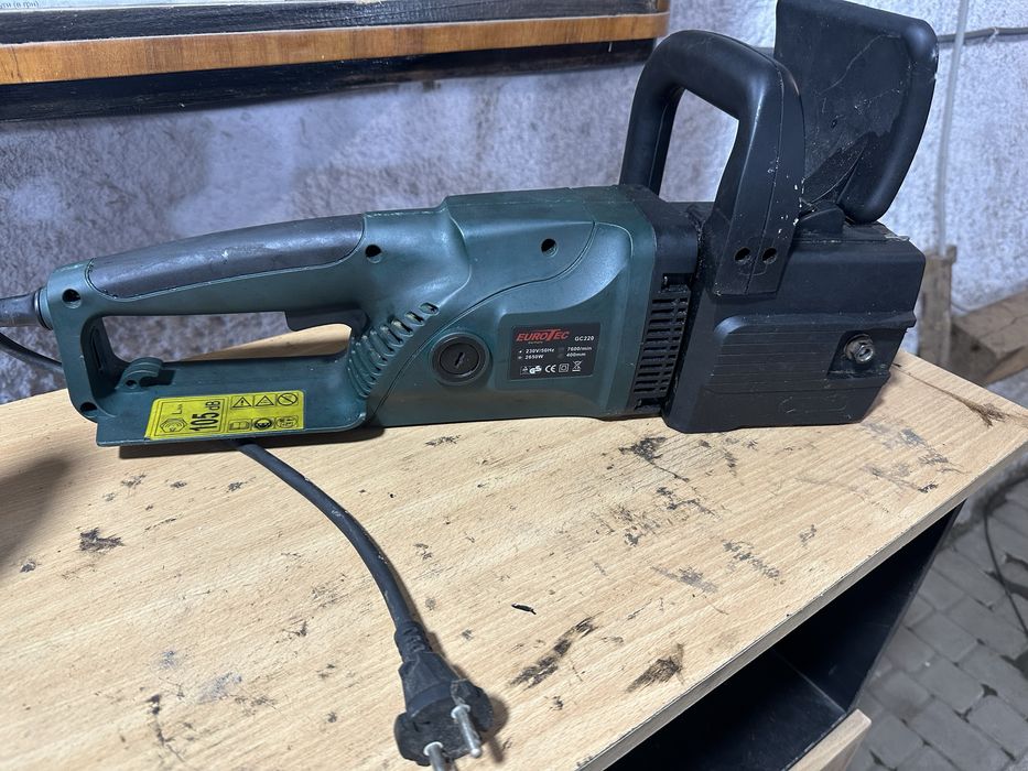 Електропила EuroTec 2650W