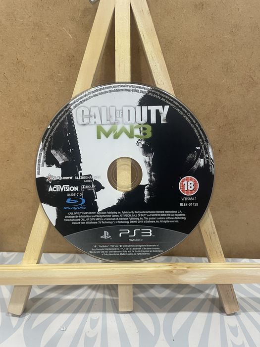 Playstation 3 Slim + 14 jogos + comando + cabos