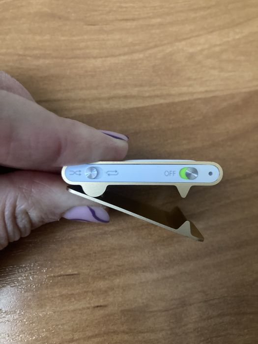 iPod shuffle A1204 1GB - 2 generacja - złoty - MP3