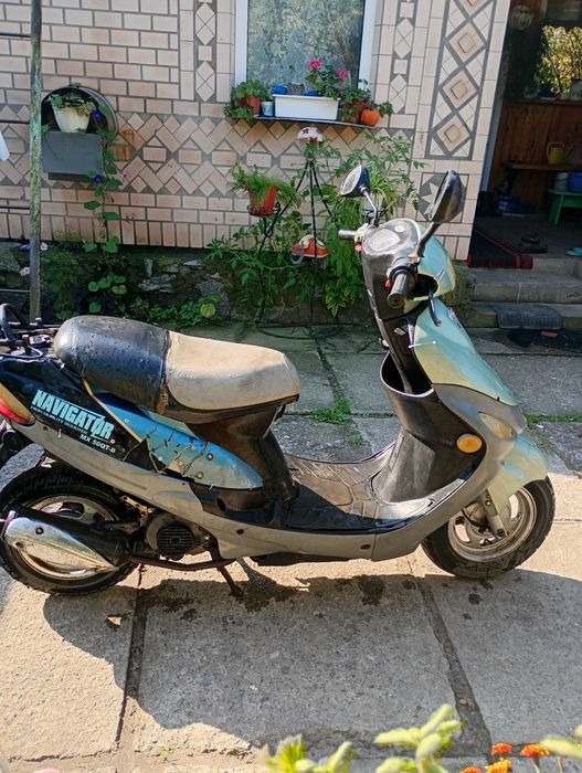 Продам Скутер Навігатор На Ходу з документами Не димить
