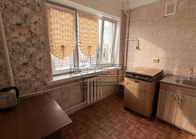 Продаж 2к квартири Кирилловская 115/2 / Кирилівська 115/2