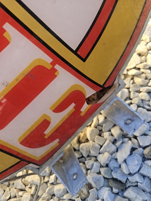 Neon reklama świeciąca Tyskie  szyld reklamowy