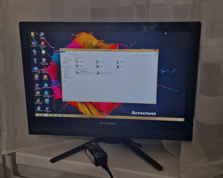 Lenovo AiO komputer I monitor w jednym.