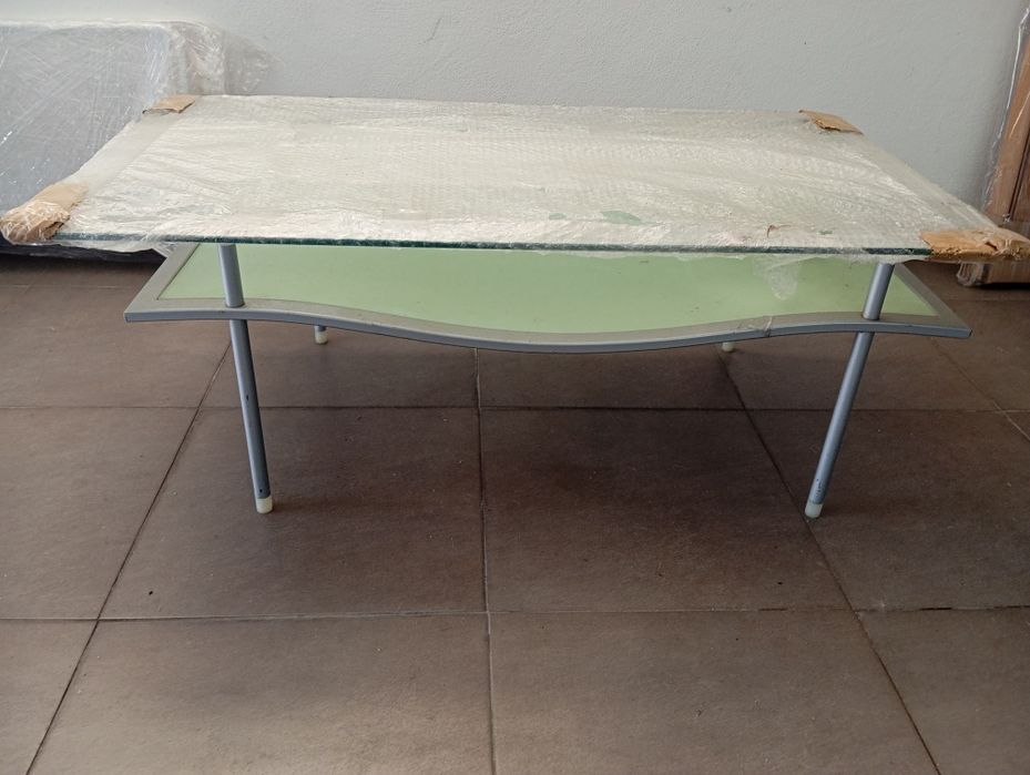 Mesa de centro em vidro