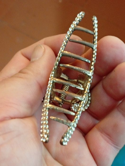 Alfinete Dourado em muito bom estado