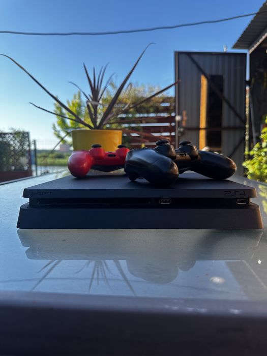 Konsola Playstation 4 PS4