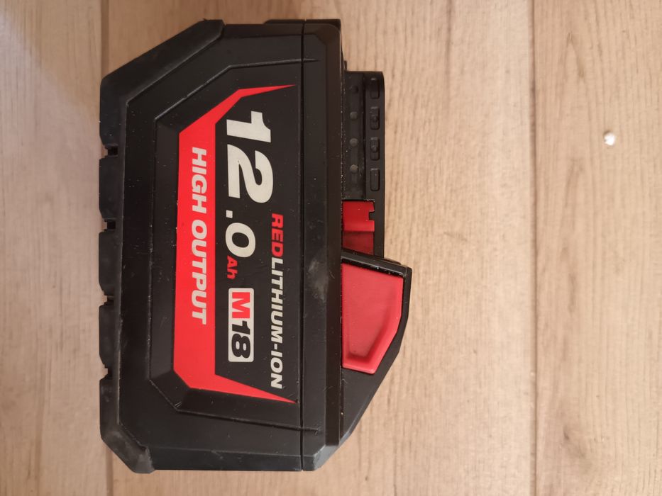 Baterie Milwaukee m18 12ah