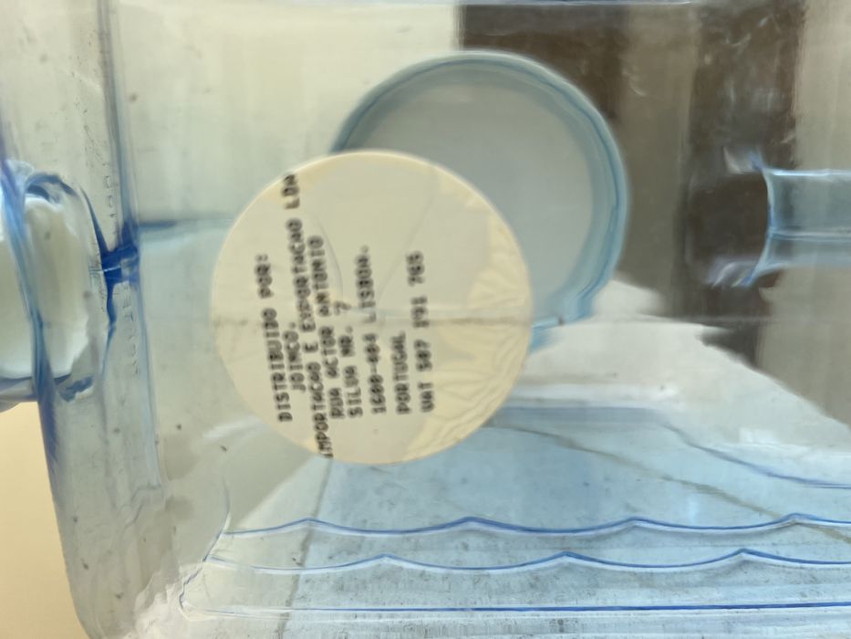 Depósito de água em plástico