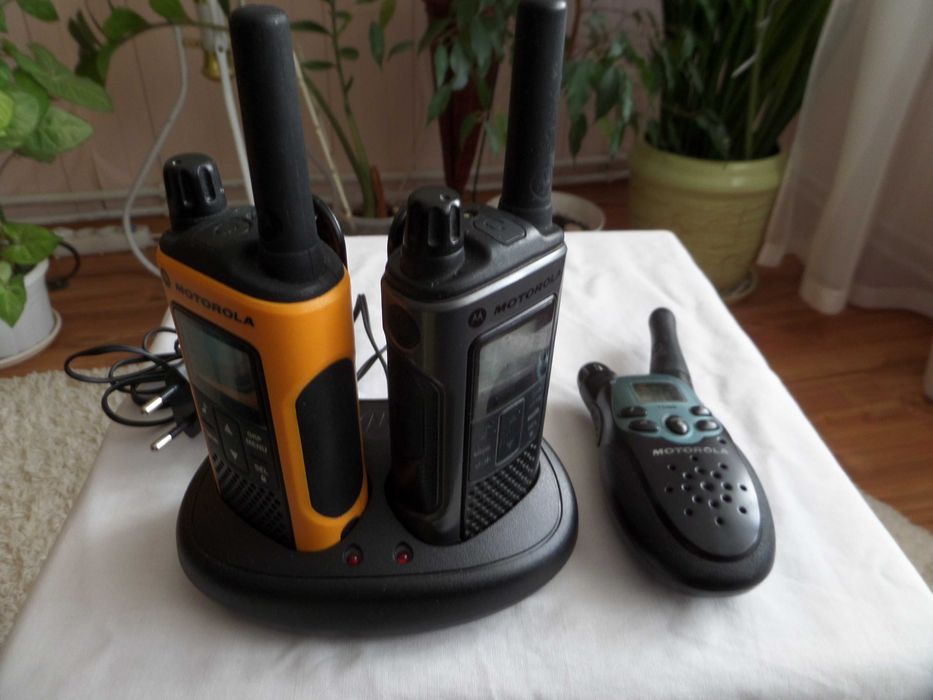 Рації Motorola TLKR T80 та  Motorola TLKR T80 Extreme