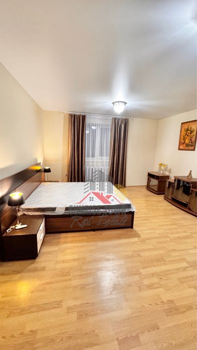 Здам 4 х кімнатний будинок у районі Епіцентру зі своїм двором і АО