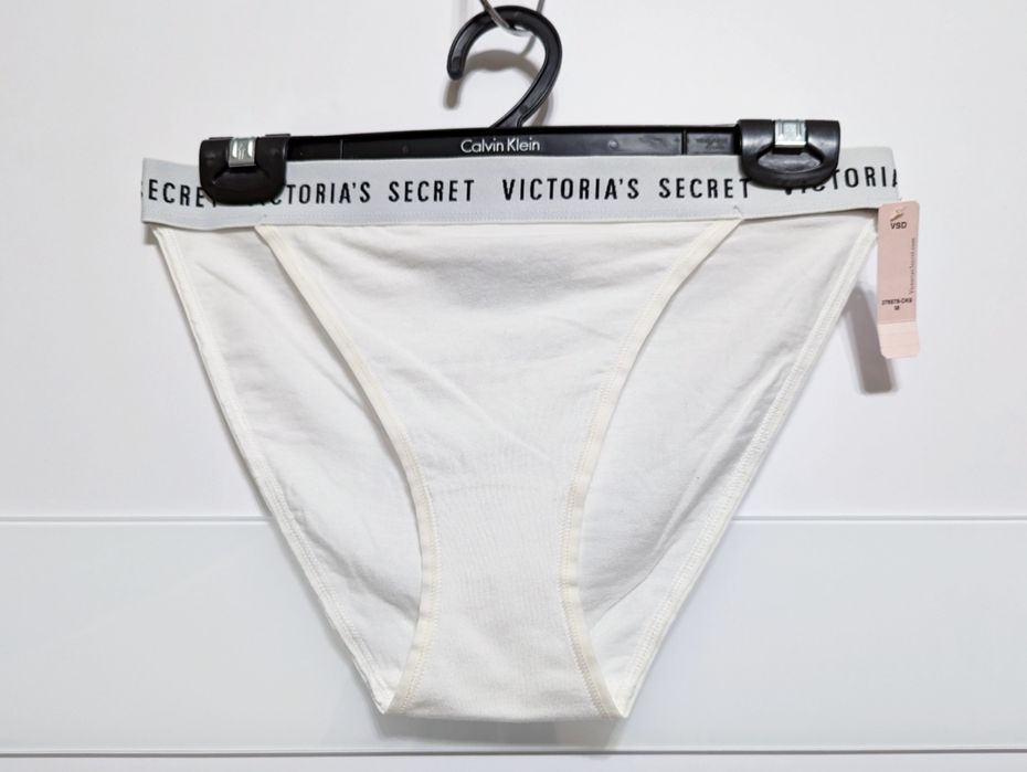 Wysoko wycięte majtki typu "bikini" Victoria's Secret, rozmiar M