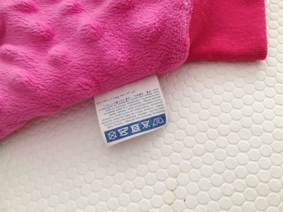 Luva de brincar com atividades para criança da Itslmagical Kiconico