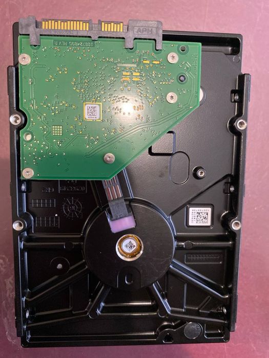 Новий жосткий диск 2тб, seagate ironwolf