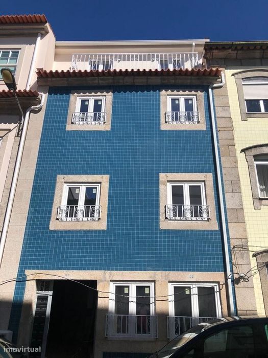Apartamento T2 c/ terraço e churrasqueira no Centro de Braga.