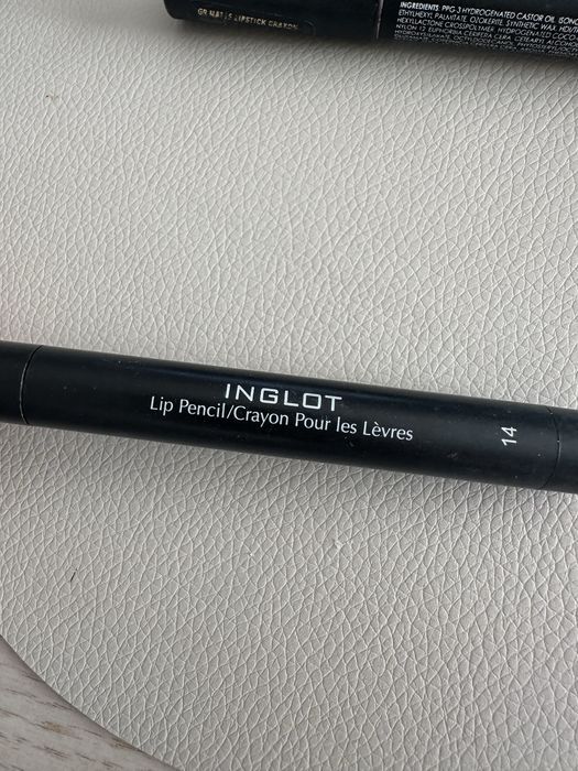 Matowe pomadki Inglot Golden rose
